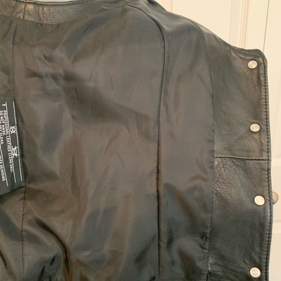 Harley Davidson Women’s Leather Vest - Picture 9 of 15
